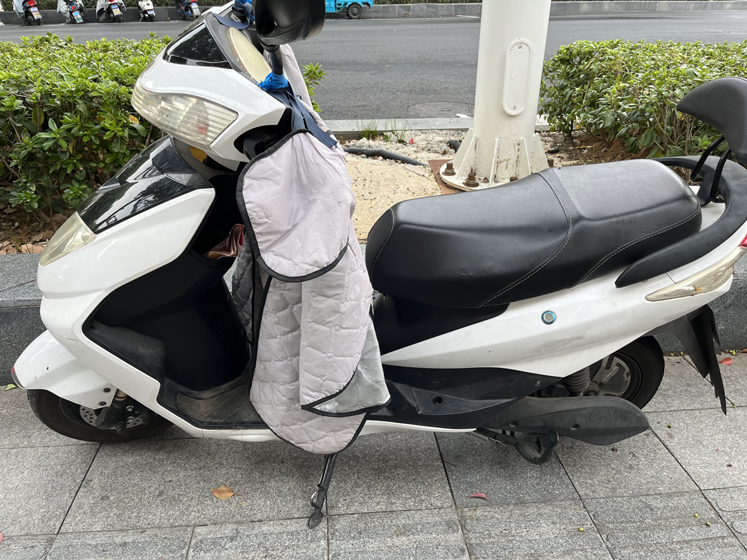 电动车买48v20a锂电池还是铅酸电池,48v12ah跟24v20ah电池有何区别