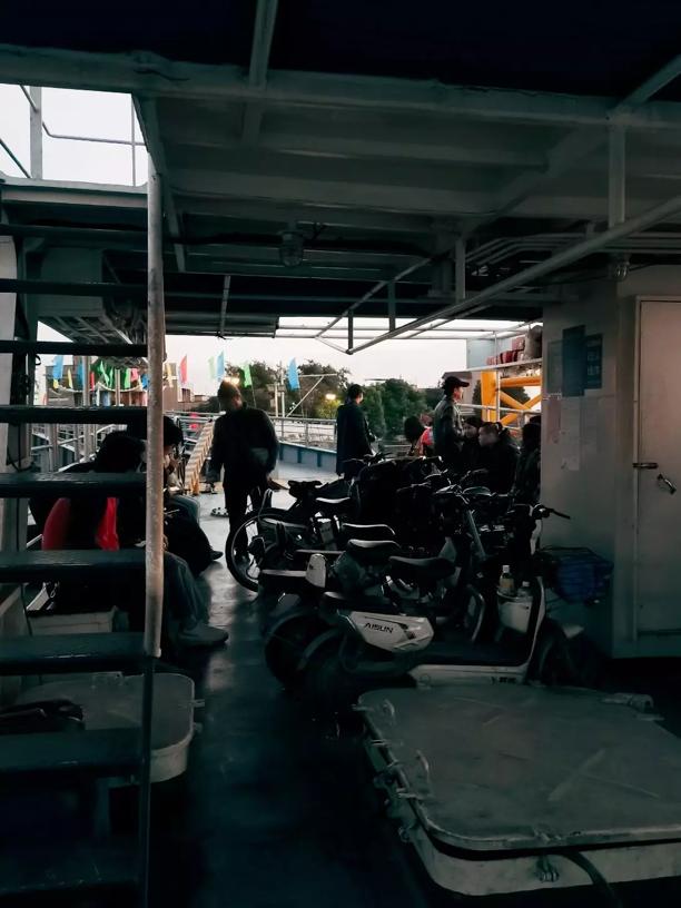 香港的天星小轮是什么样子的,香港天星小轮尖沙咀