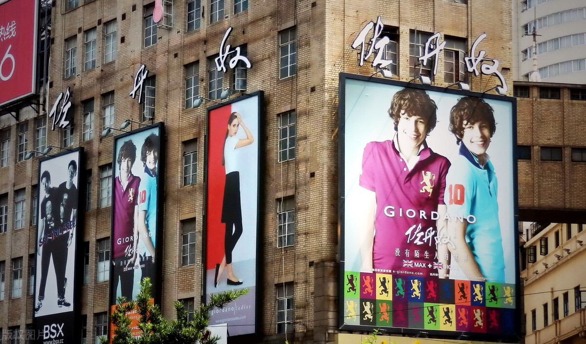 那些曾经很火但消失了的服装品牌,当时流行的服装品牌现在怎么样了