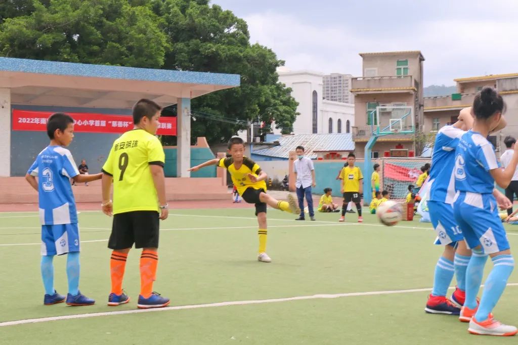 中山市校园足球联赛初中组,中山区第11小学总校直播足球比赛