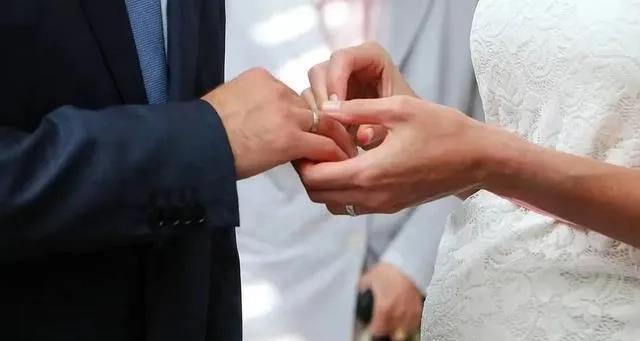 女子出轨情夫会判刑吗,女子出轨肛裂