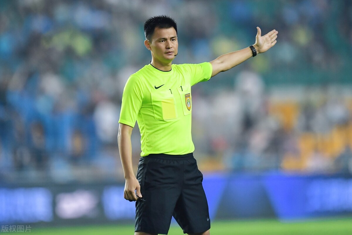 足协裁判收受财物吹黑哨是什么罪,中国足球领域反腐案更多细节