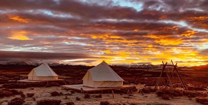 火出了圈,甘孜文旅局长化身侠客火出圈