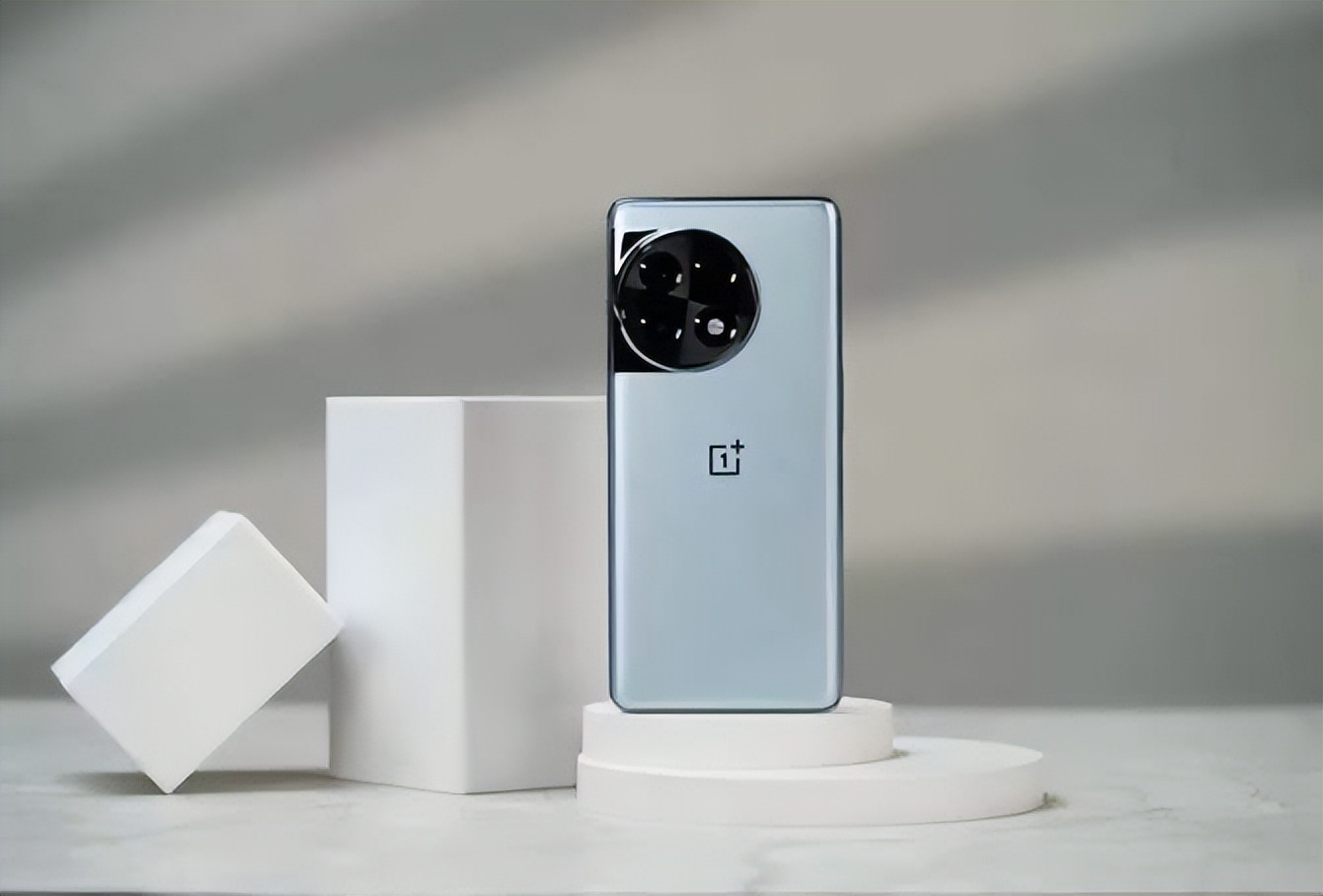 1500-2000性价比最高的5g手机,vivo2500左右性价比高的手机5g