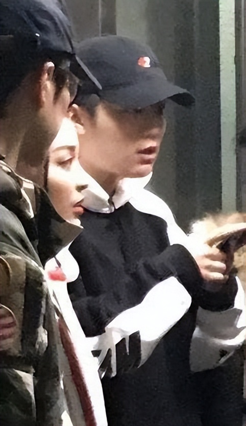 侯耀华收女徒弟,侯耀华女徒弟安娜金照片