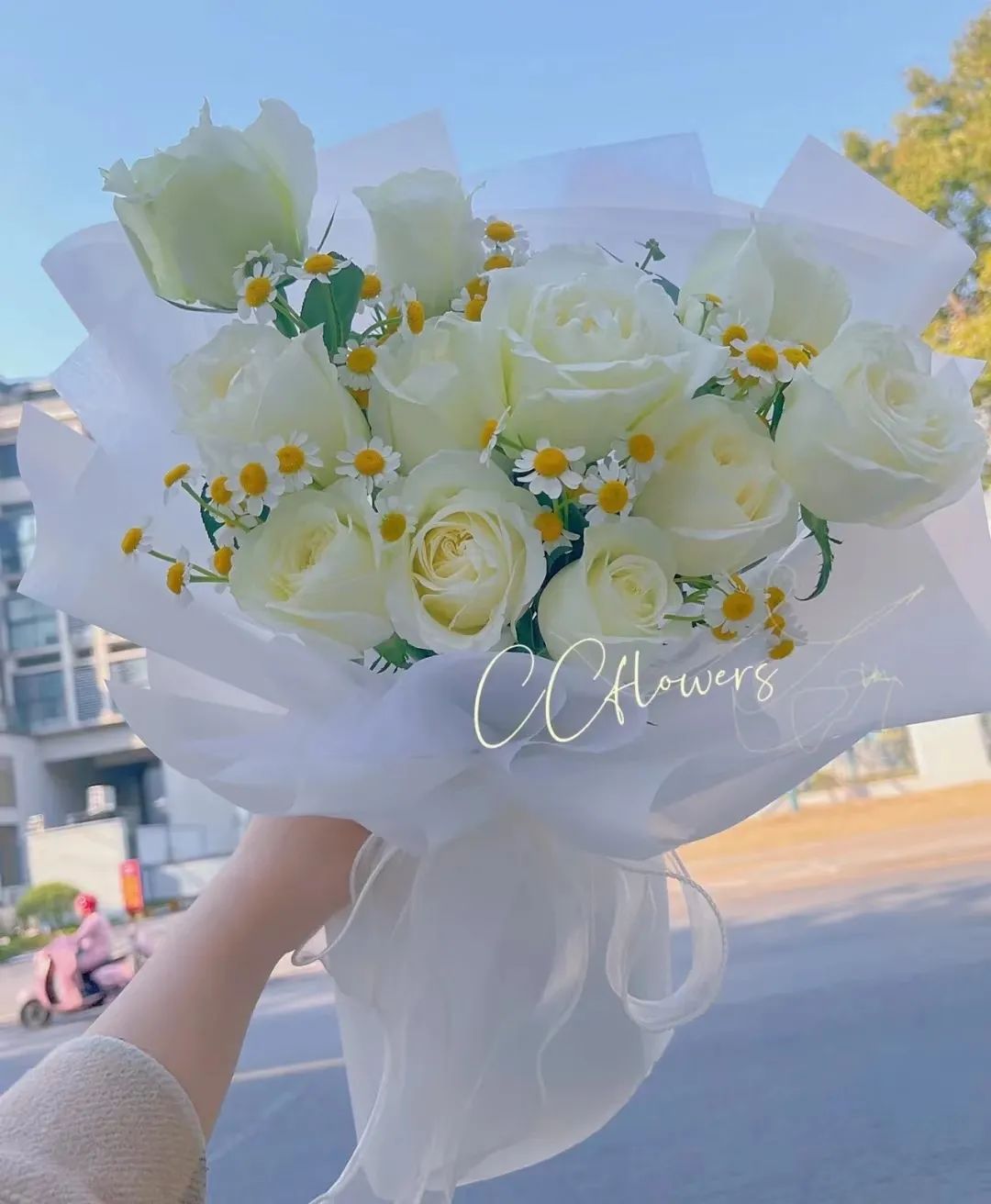 情人节送花送点酒,情人节送花不知道要送什么