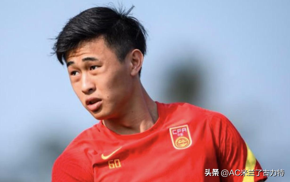 戴伟浚无助眼神,足坛名宿谈戴伟浚