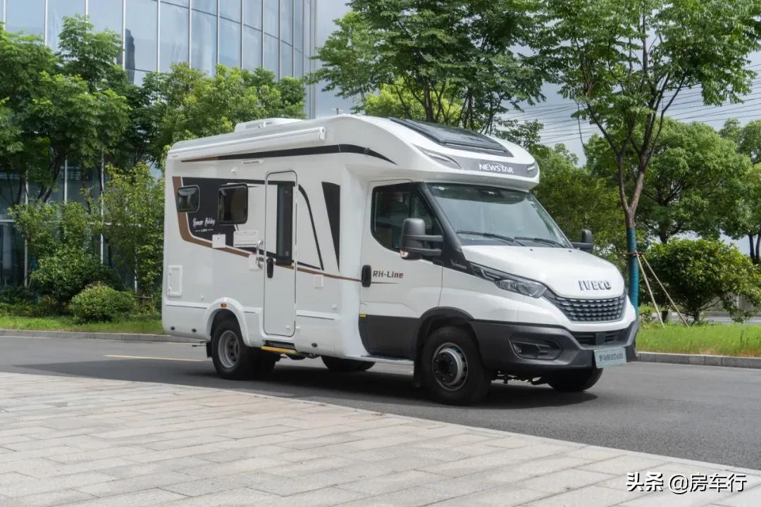 最新款进口顶级依维柯b型房车,依维柯房车推荐10万到20万之间7座