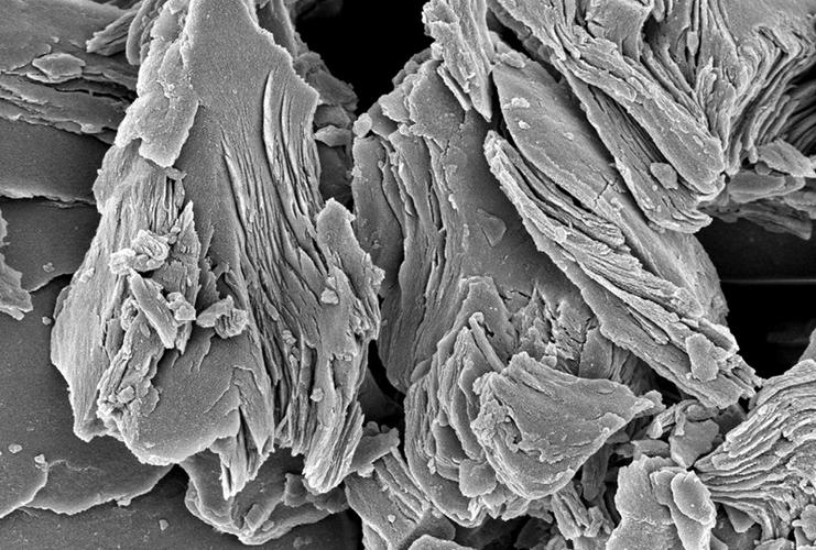 氧原子在氟化石墨烯上扩散的第一性原理计算研究