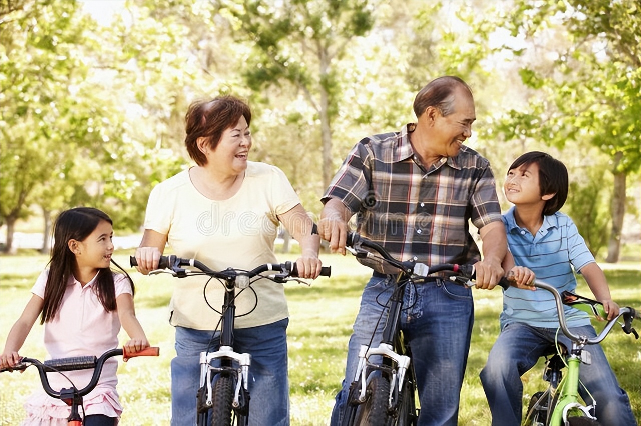 “儿媳想要老人帮带娃，要满足2个条件才行”公公的总结引人称赞