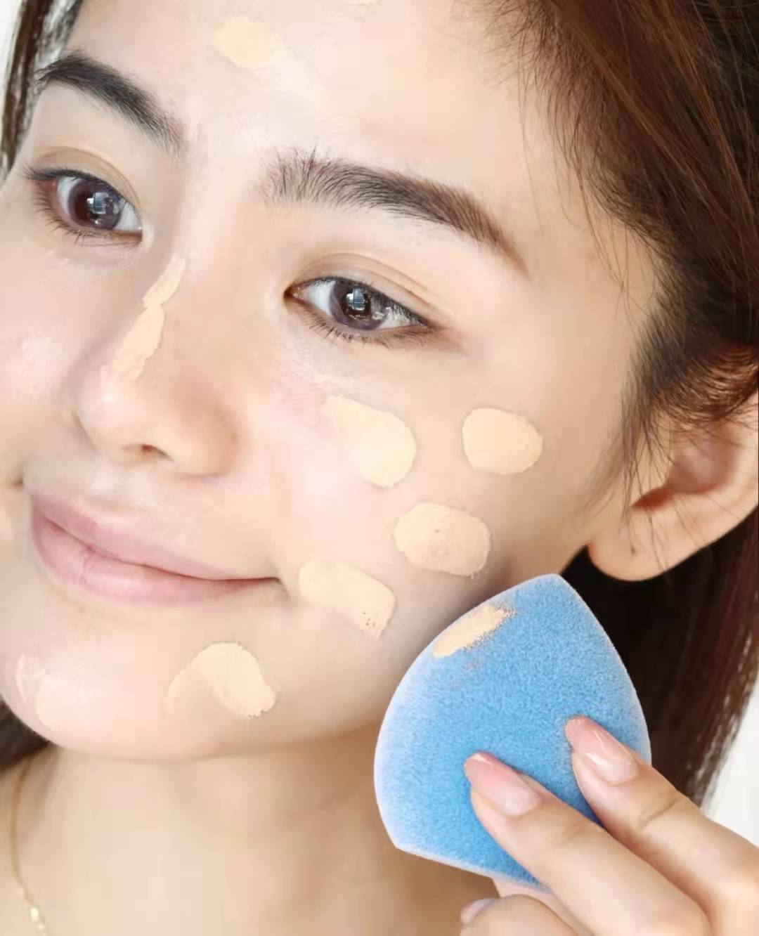 上粉底脸色变黑了怎么办,干皮为什么涂了粉底反而变黑