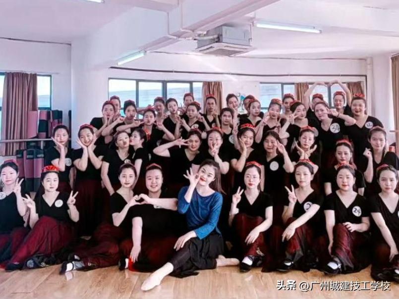 评为优秀学校喜报,我校荣获先进单位