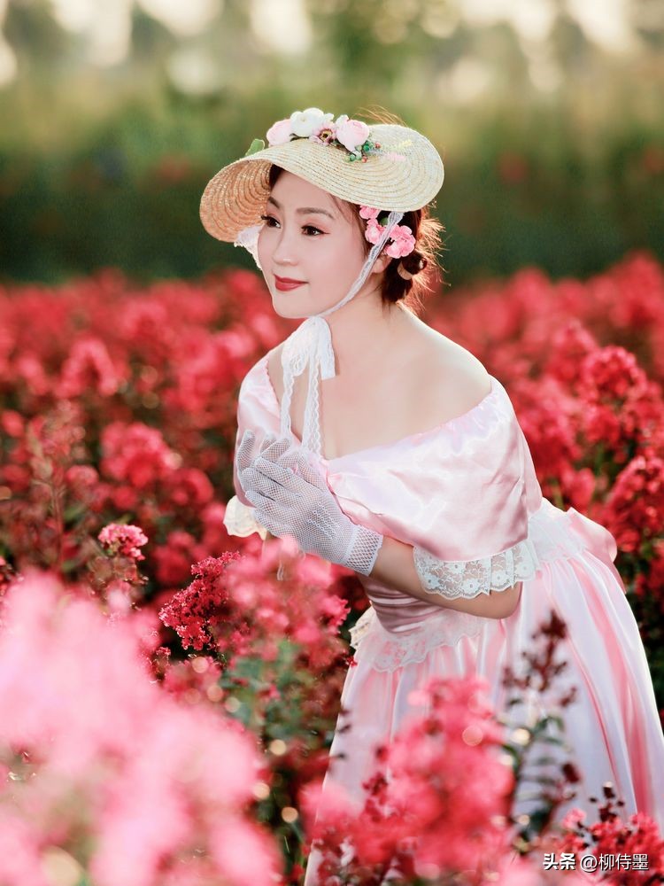 大妈拍照花式姿势丝巾和墨镜,大妈丝巾拍照姿势大全