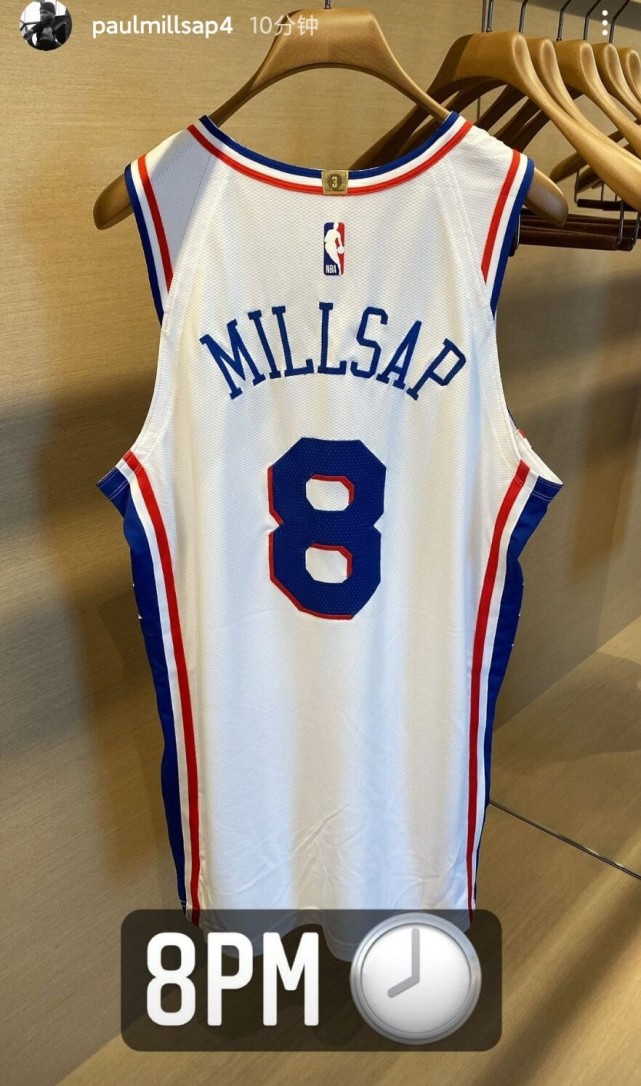 哈登微笑照片,哈登到来之后伦纳德的笑容