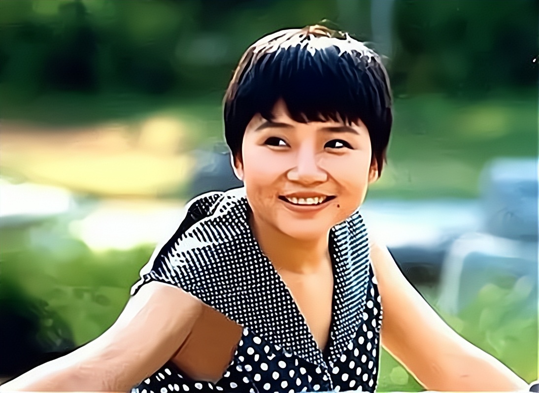 歌手李娜出家后还俗了吗,歌手李娜当年为什么出家