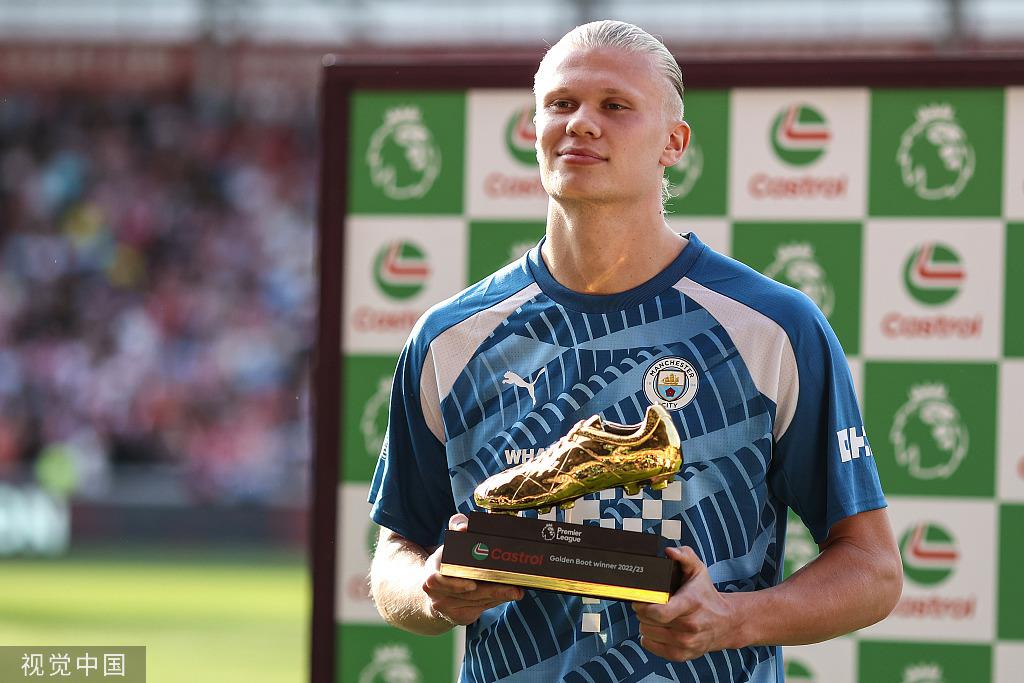 曼城时隔多长时间重回榜首,曼城赛季回顾