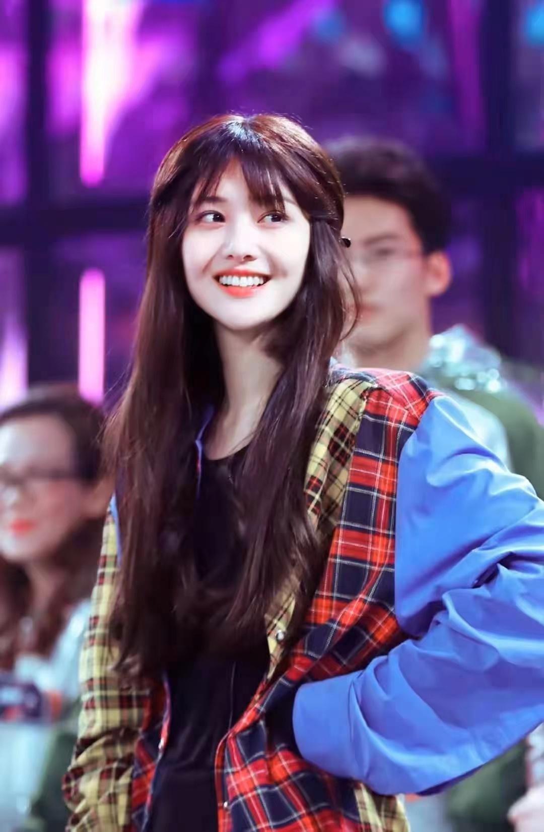 张恒再爆料！晒郑爽父母在美国购买别墅合同，直言其要割粉丝韭菜