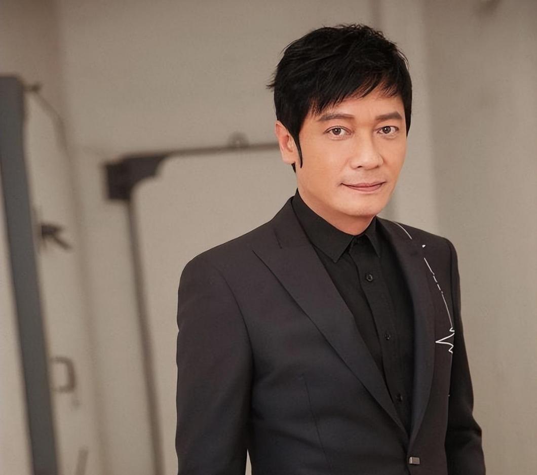 被流言困扰的罗嘉良:再婚娶二婚演员苏岩为妻,60岁生活幸福美满