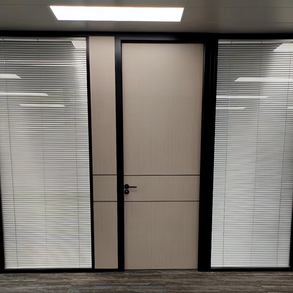 办公室玻璃隔断用什么框架最便宜,办公室铝合金玻璃隔断