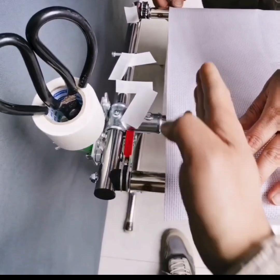 十字绣绷紧框制作,十字绣怎么拿管子绣