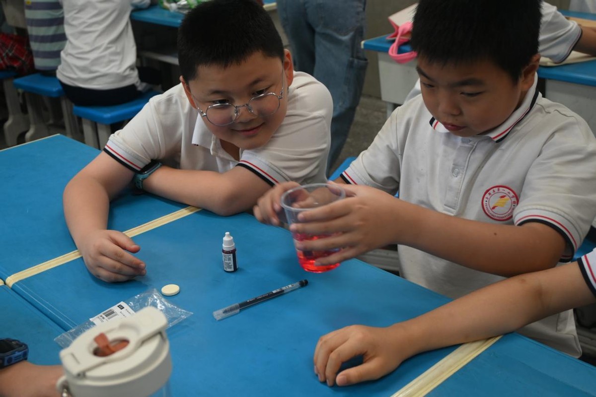 魔力彩虹三角,魔力彩虹豆糖果