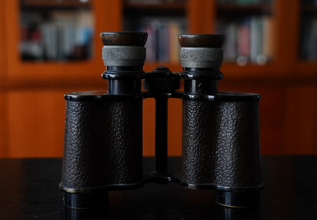 战争时期的老式军用望远镜,战争年代的18倍望远镜