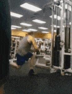 女主管换了新电脑，她把旧的送给了我，我抬回家打开影库