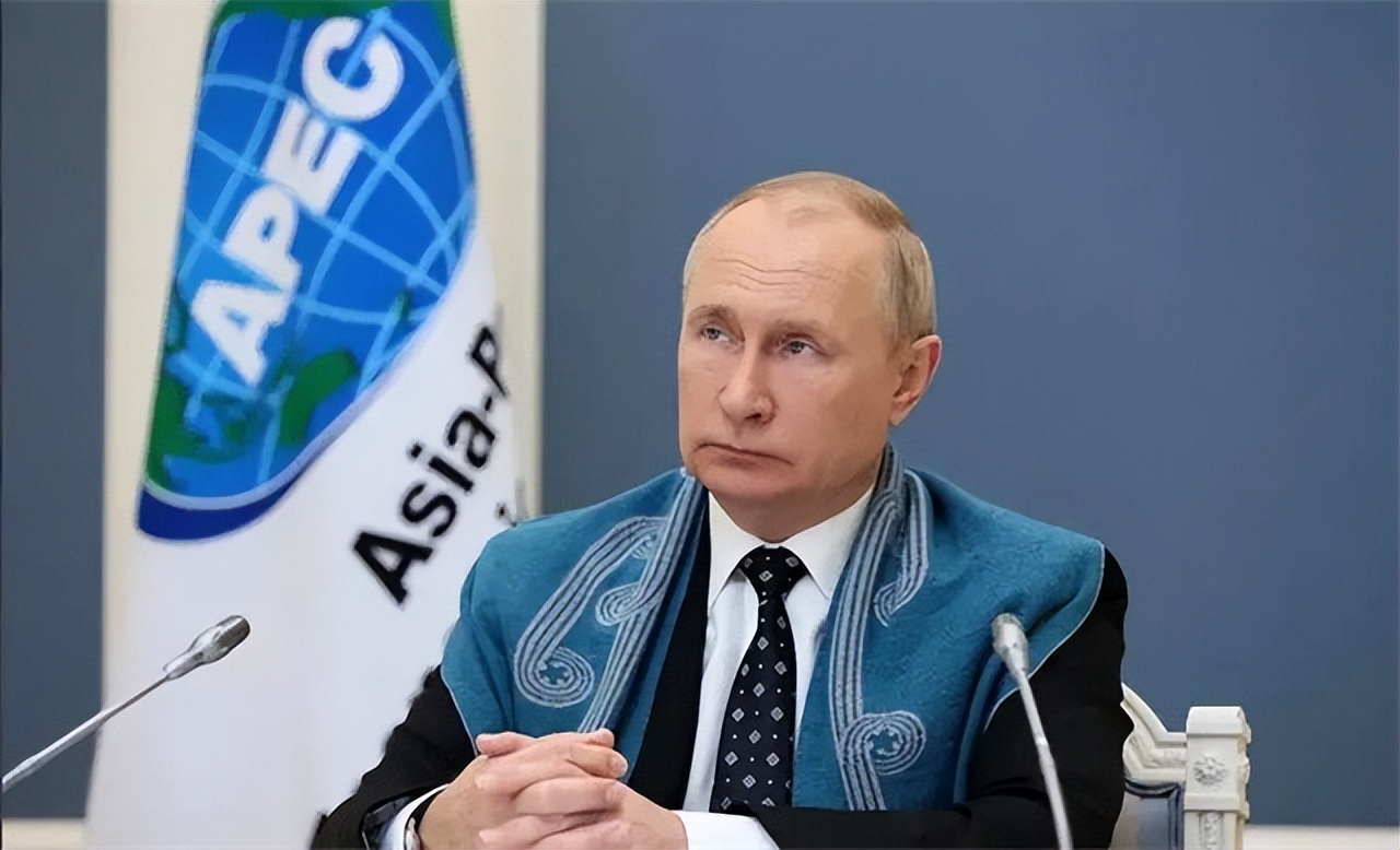 为什么普京走路右胳膊不摆动,普京为什么走路一个胳膊不动