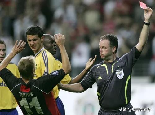 足球比赛误判为什么不能改变,足球比赛裁判误判事故