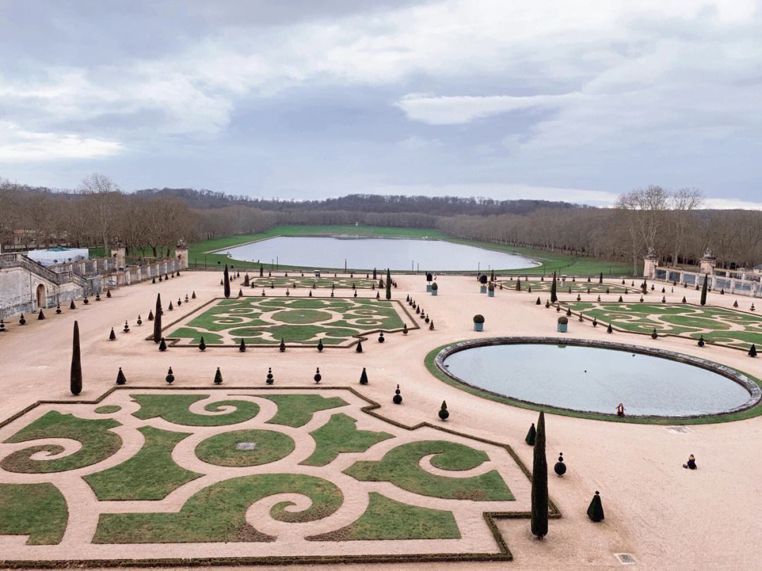 法国凡尔赛宫的简介,巴黎凡尔赛宫与故宫建筑风格