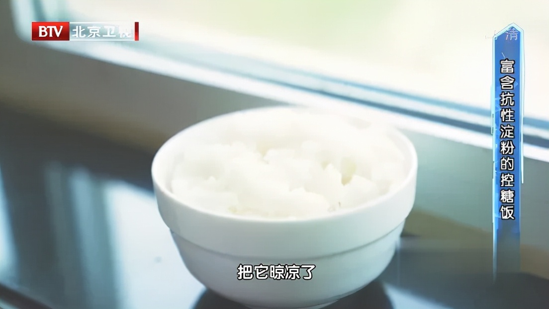 27岁女子每天放屁数十次,竟被确诊肠癌晚期!这2种臭屁尤其危险