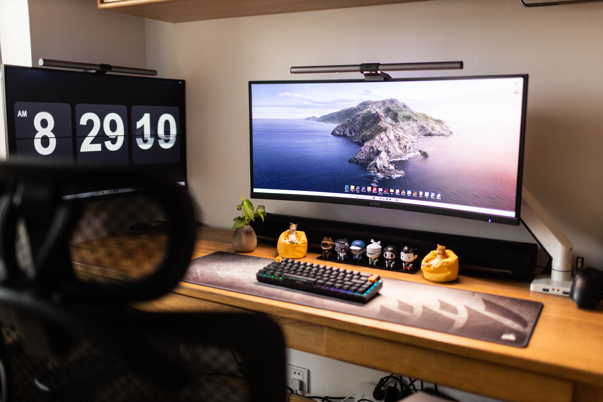 23.8英寸显示器桌面效果,桌面1.3米扩展显示器