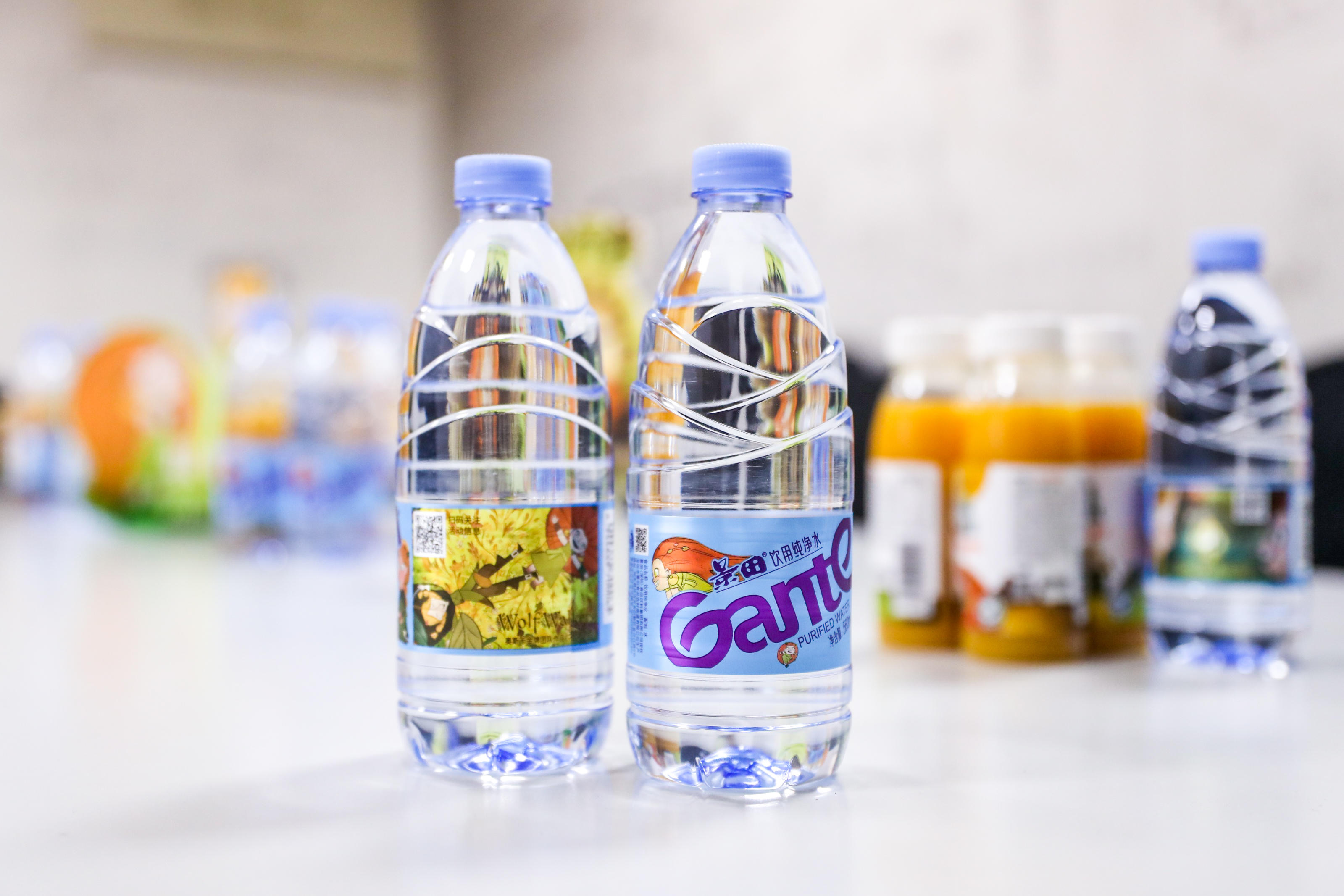 热爱前行纯净水广告视频,热爱前行喝景田是广告吗