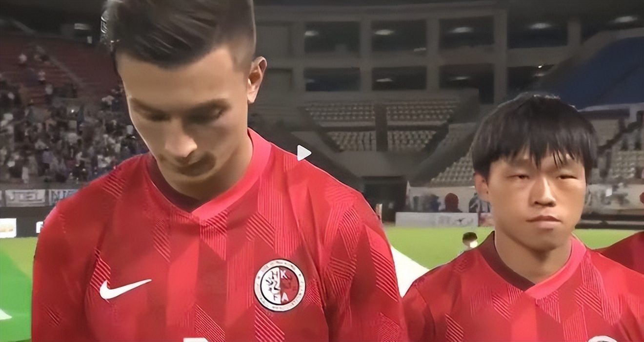 香港体育悲哀场面：*歌国**放错橄榄球队无反应奏*歌国**足球队无人唱