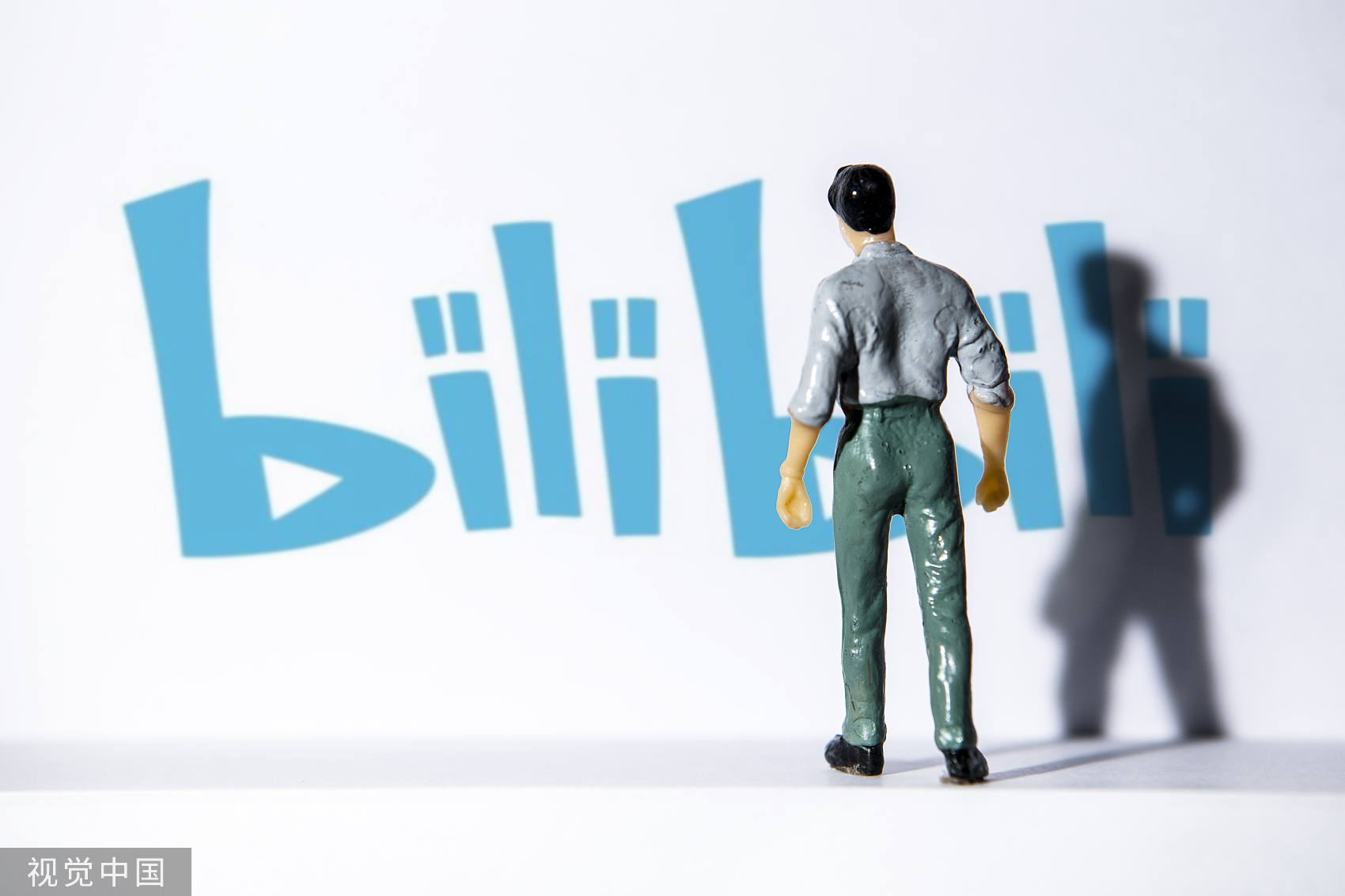 b站up主发起停更潮收入下滑,b站十年沉浮录盈利困境阴云不散