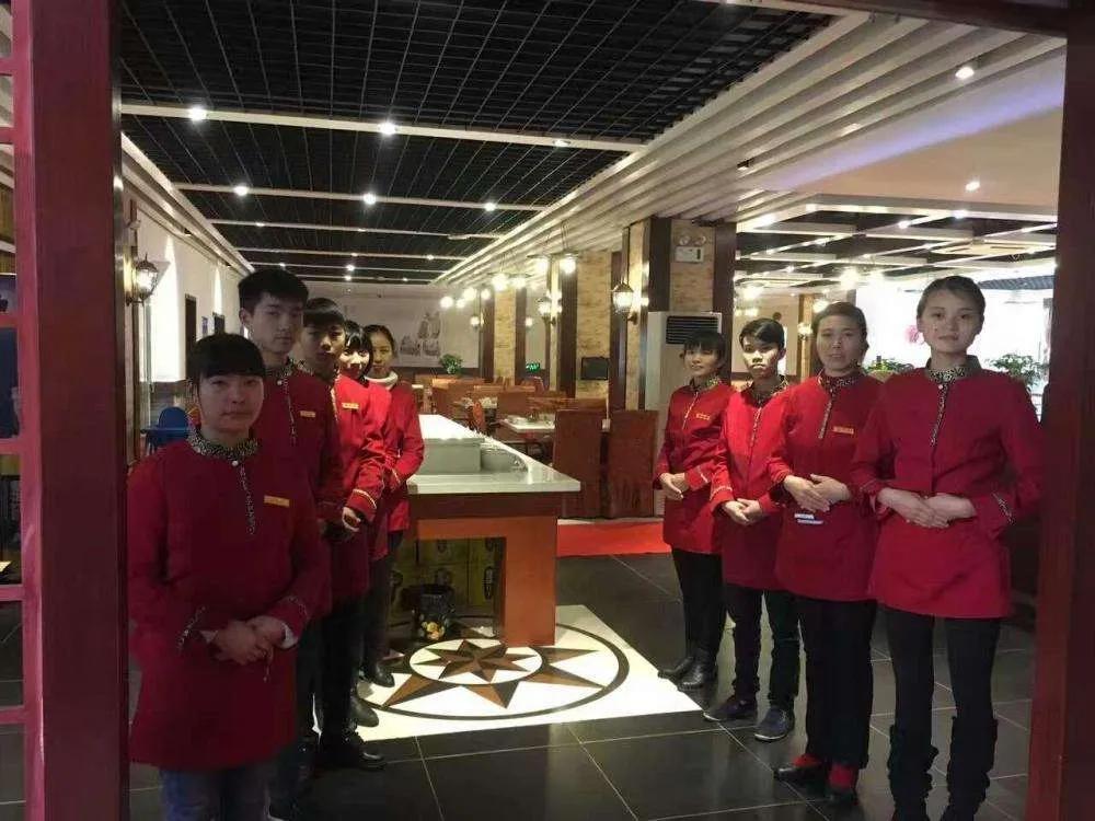 在火锅店兼职的一天,在火锅店当服务员怎么样