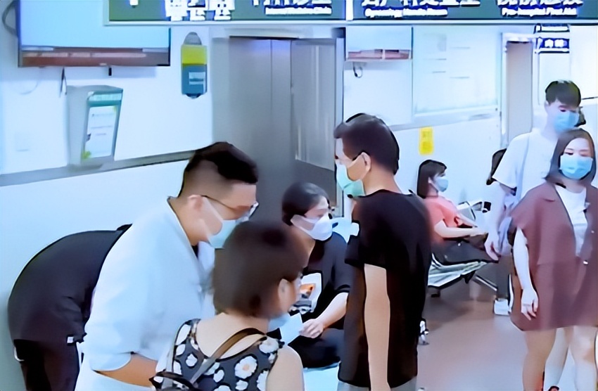 女子腿受伤到医院不给治疗,女子腿摔伤去医院为什么不救治