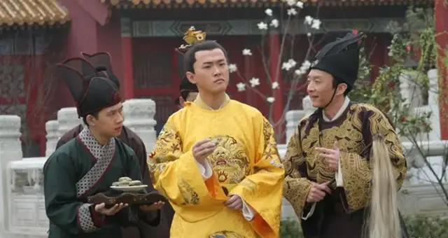 宫女遭遇*暴强**生下太子后，被打入冷宫，去世前对儿子不敢多说一句