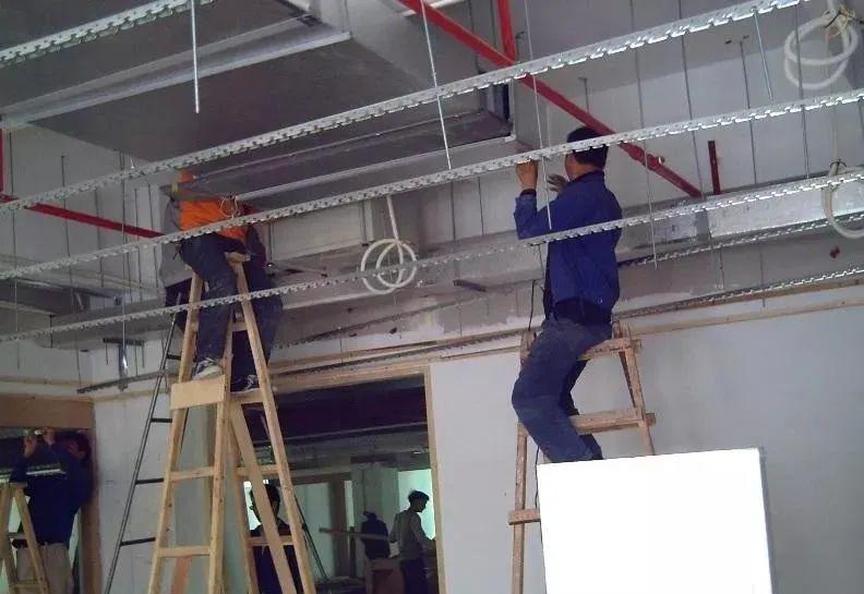 卫生间pvc吊顶安装视频教程,pvc长板吊顶安装步骤和所需材料