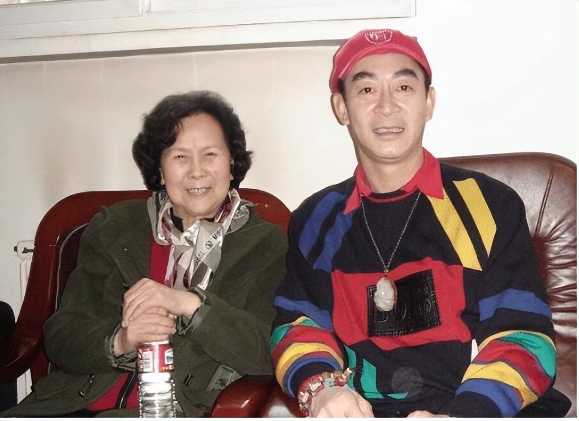 名和利,救不了六小龄童