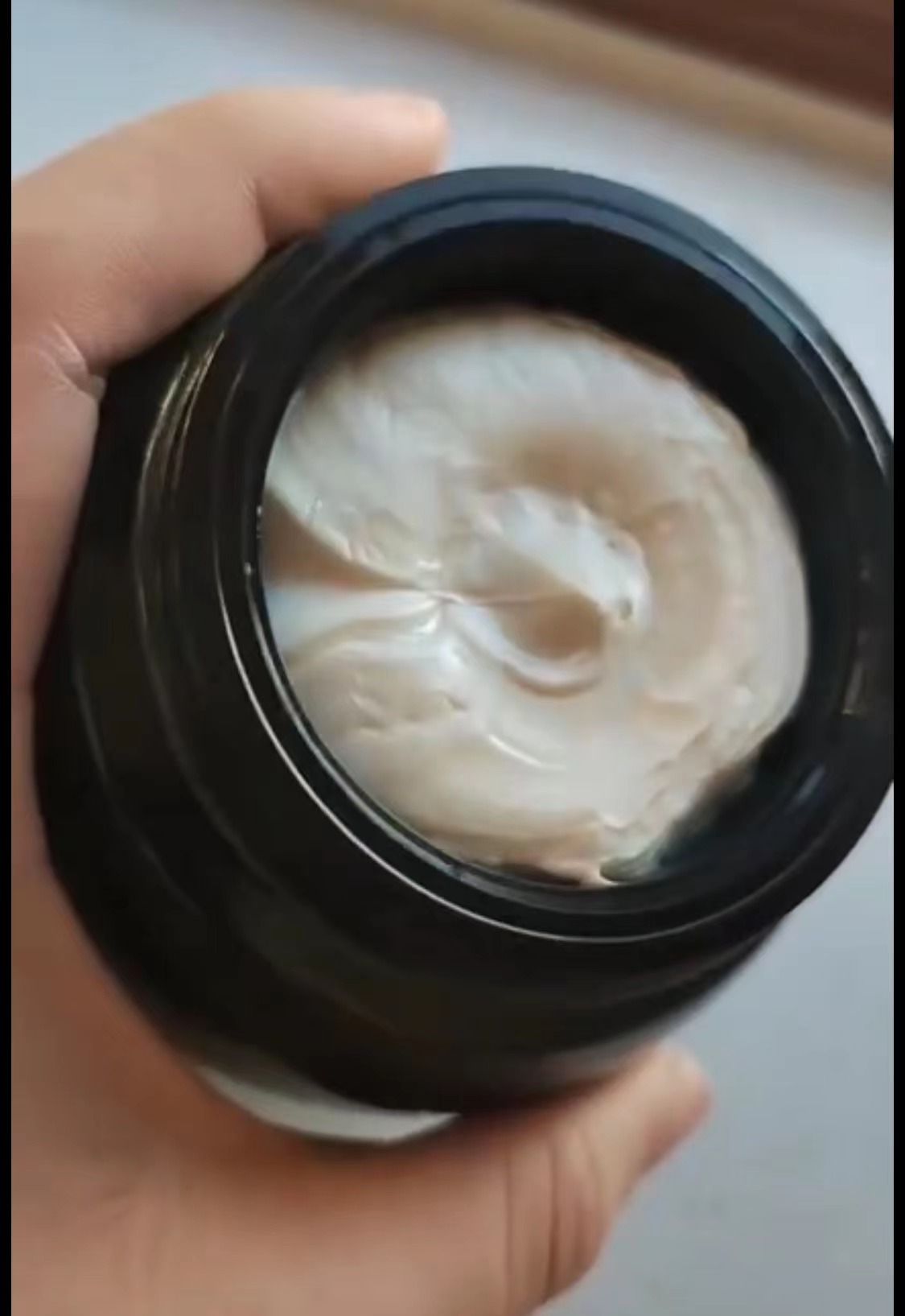 hr赫莲娜黑绷带面霜可以白天用吗,赫莲娜hr黑绷带面霜15ml能用多久