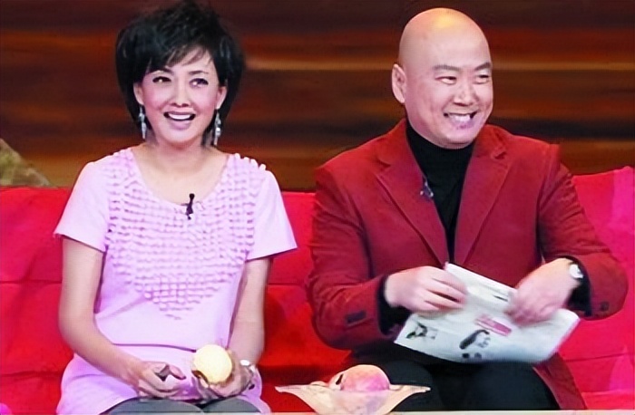 牛莉一家三口近照曝光,牛莉晒一家三口照片