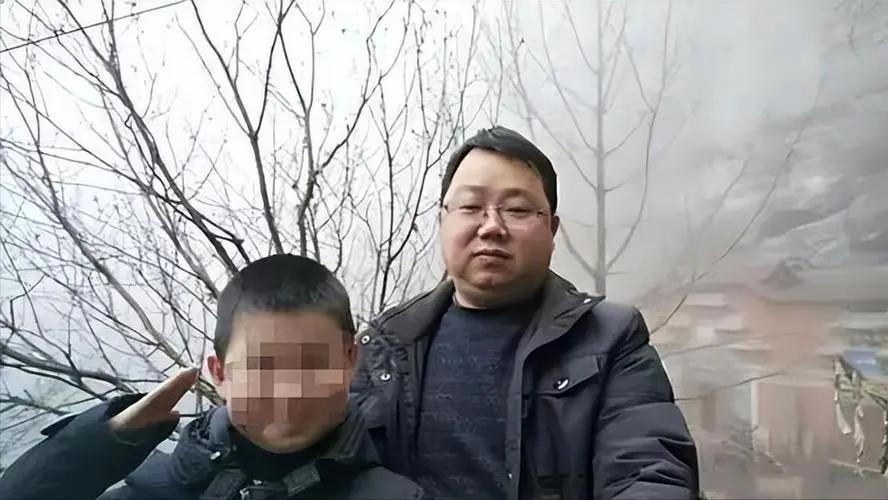 2016年，安徽副镇长开出租车被免职，罚5000元，如今迎来暖心结局