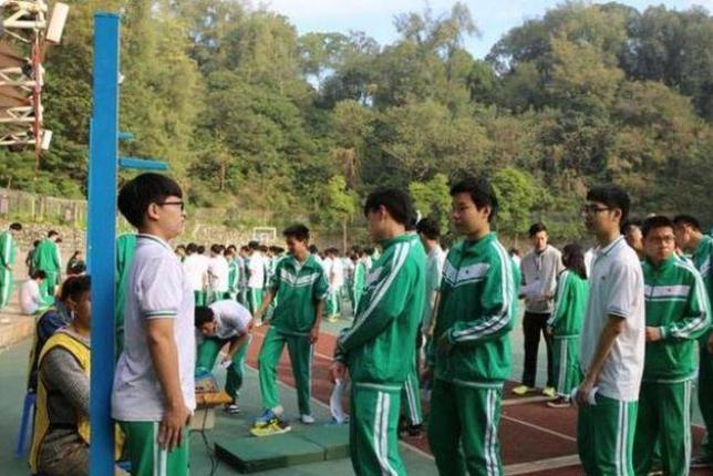 男孩身高猛涨期三个阶段怎样增高,男孩长高的黄金期一定要把握住