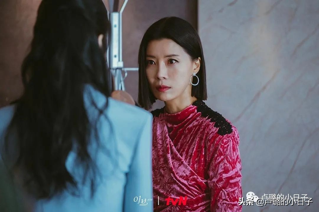 小三复仇勾搭总统女婿，除剧情，女主财阀级别的穿搭也值得一看