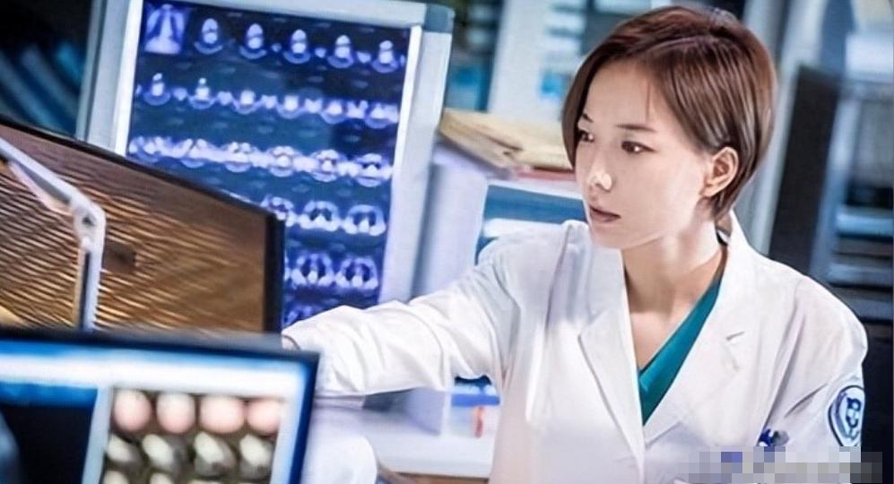 从坚决不拍裸戏，到近乎全裸出镜！起底“过气花旦”王珞丹上位史