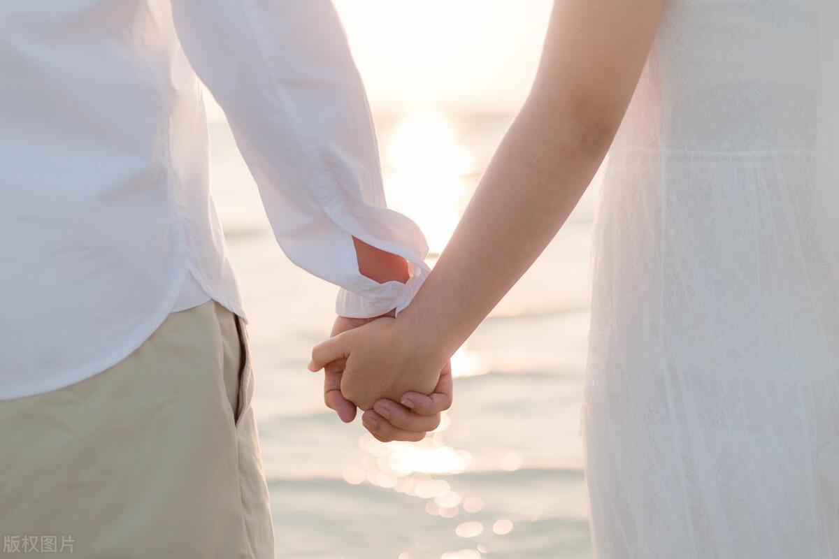 她用辛苦钱帮助男朋友创业成功，得了绝症后，却被抛弃等死