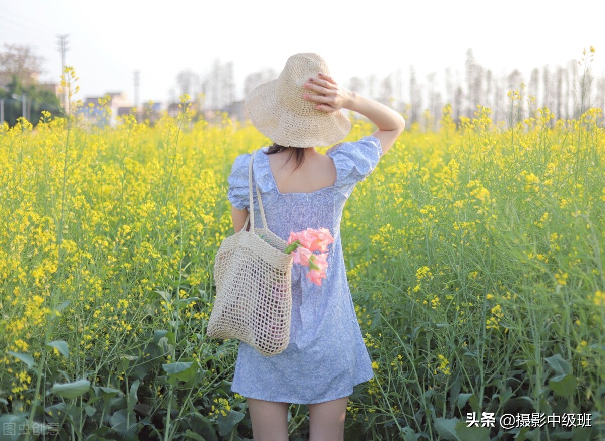 在油菜花里拍照穿什么衣服好看,油菜花人像摄影穿什么颜色的衣服