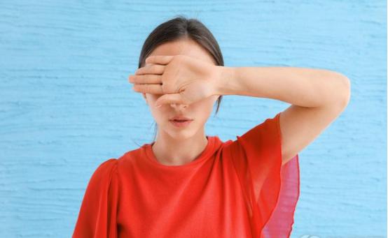 女性到了夜晚放屁多响怎么回事,女性放屁多是什么原因啊