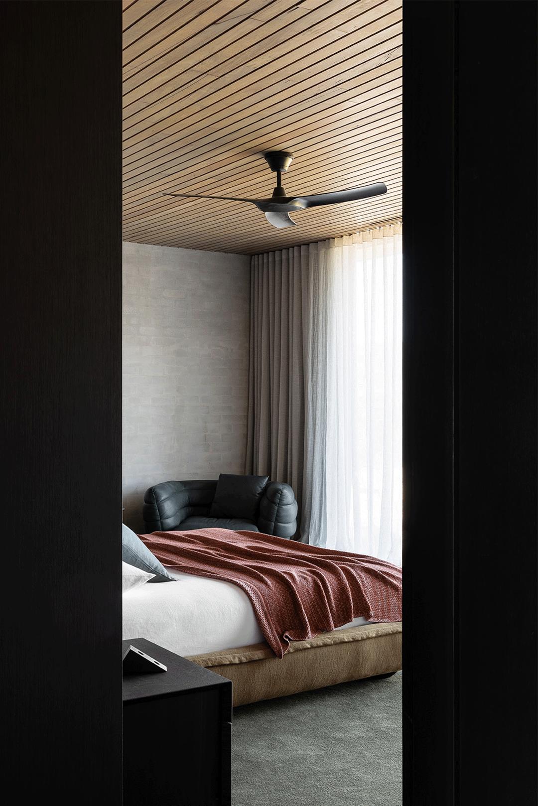 花园式极简清水混凝土别墅,混凝土极简别墅